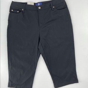 SO GSJC black capris pants size 11